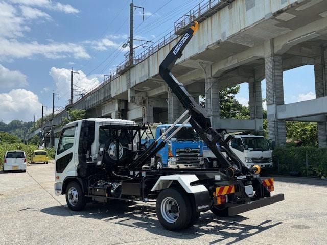 MITSUBISHI FUSOU FIGHTER 2025