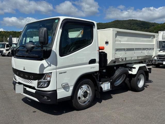 MITSUBISHI CANTER 2025