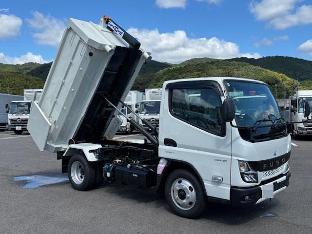 MITSUBISHI CANTER 2025