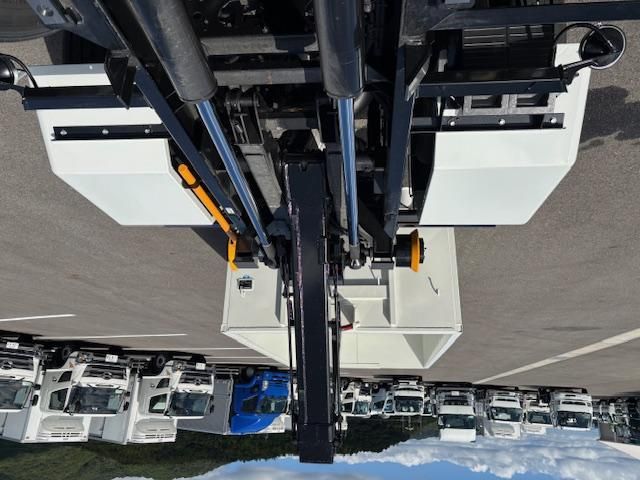 MITSUBISHI CANTER 2025