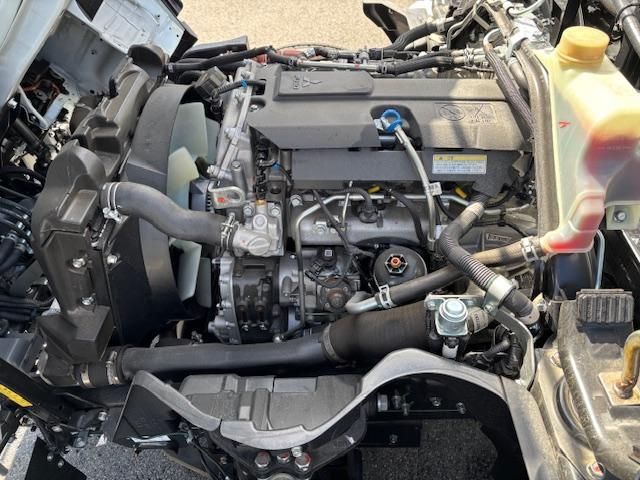 MITSUBISHI CANTER 2025