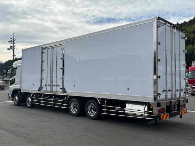 MITSUBISHI FUSOU SUPER GREAT 2025