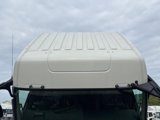 MITSUBISHI FUSOU SUPER GREAT 2025