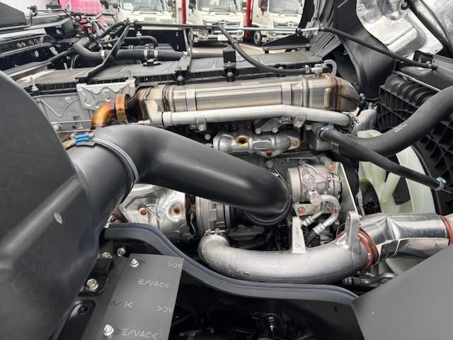 MITSUBISHI FUSOU SUPER GREAT 2025