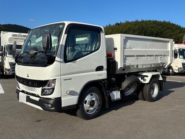 MITSUBISHI CANTER 2025
