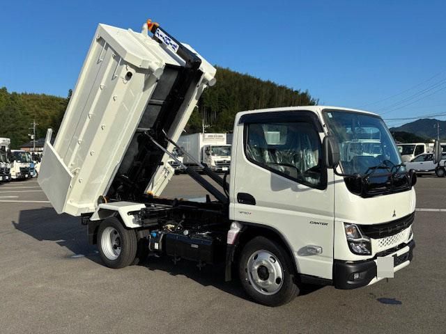 MITSUBISHI CANTER 2025