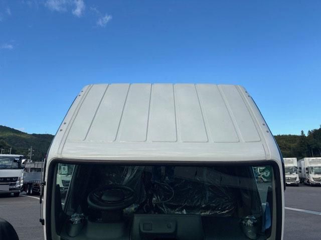 MITSUBISHI CANTER 2025