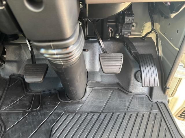 MITSUBISHI CANTER 2025