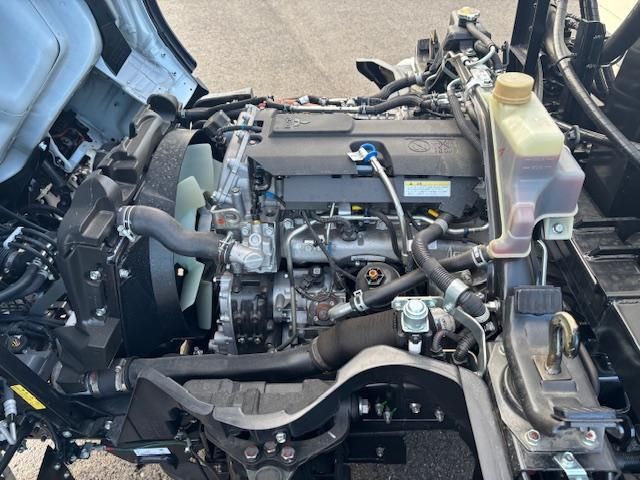 MITSUBISHI CANTER 2025