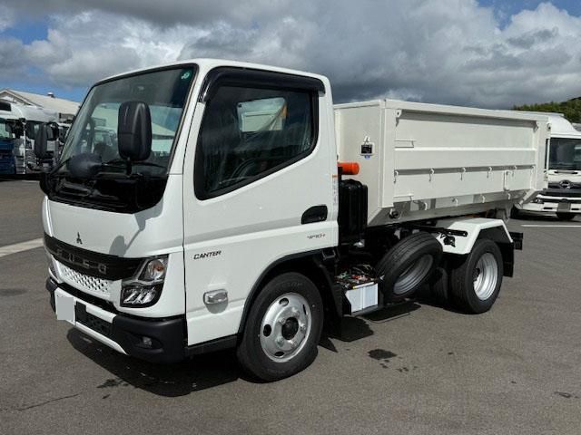 MITSUBISHI CANTER 2025