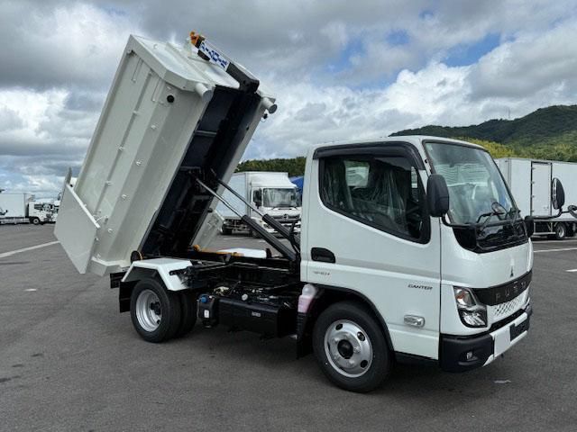 MITSUBISHI CANTER 2025
