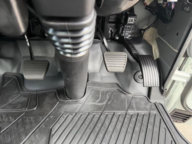 MITSUBISHI CANTER 2025