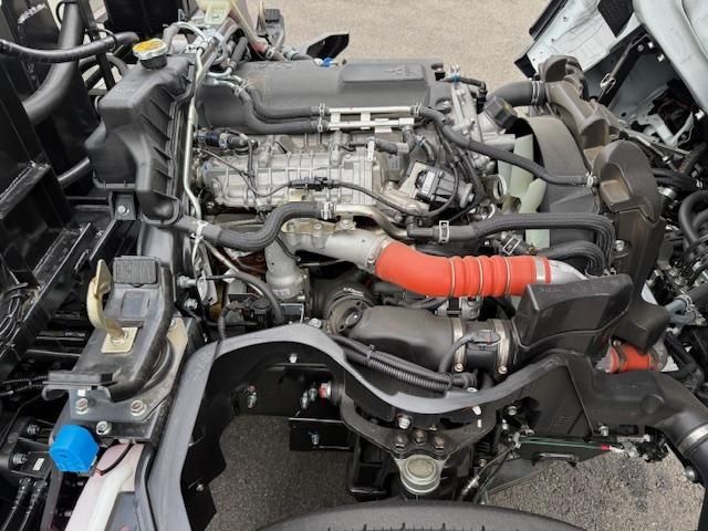 MITSUBISHI CANTER 2025