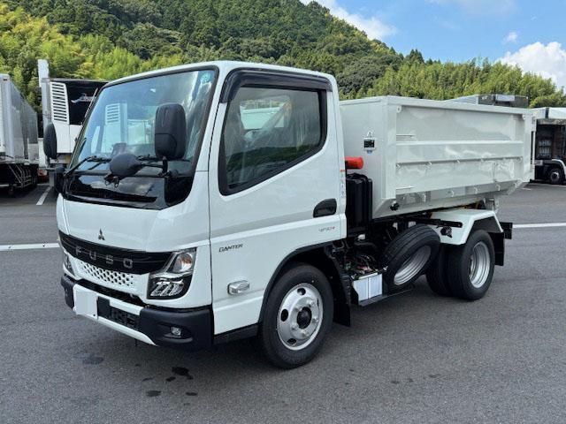 MITSUBISHI CANTER 2025