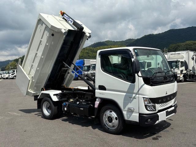MITSUBISHI CANTER 2025