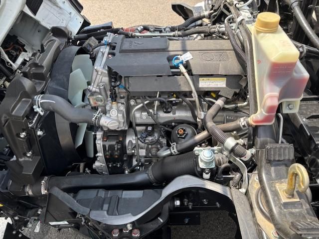 MITSUBISHI CANTER 2025