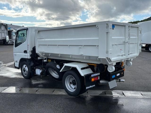 MITSUBISHI CANTER 2025