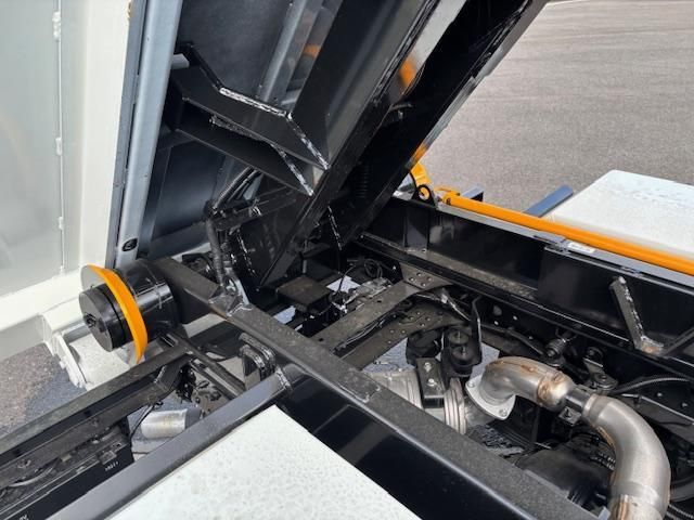 MITSUBISHI CANTER 2025