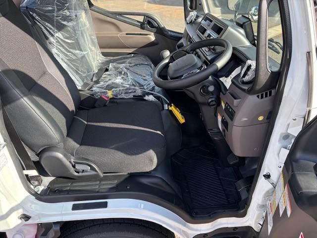 MITSUBISHI CANTER 2025