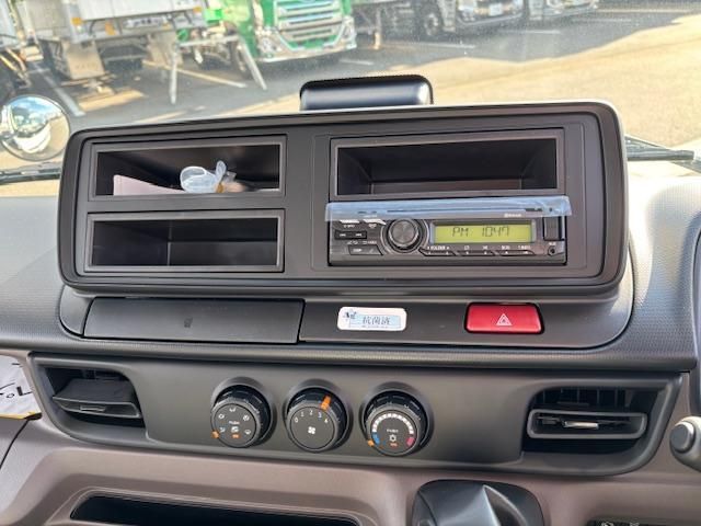 MITSUBISHI CANTER 2025