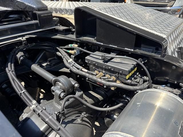 MITSUBISHI FUSOU SUPER GREAT 2025