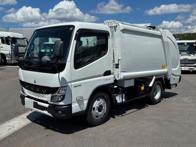 MITSUBISHI CANTER 2024