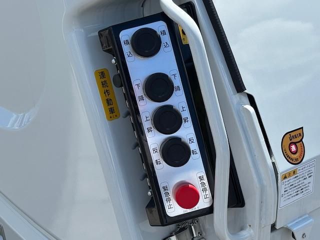 MITSUBISHI CANTER 2024