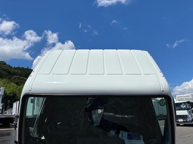 MITSUBISHI CANTER 2024