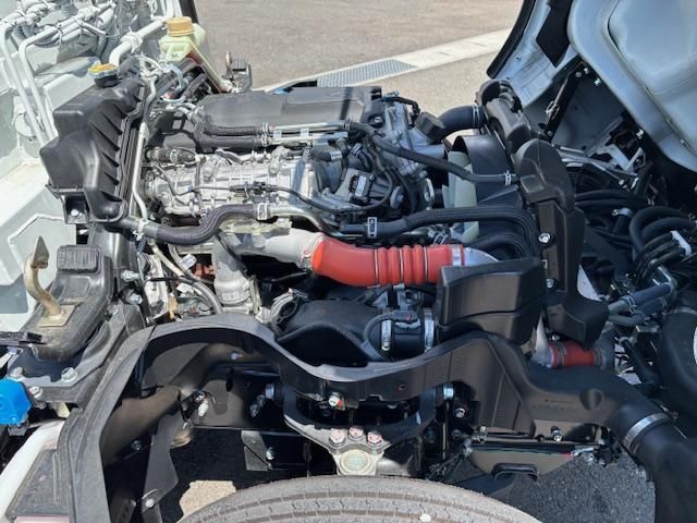 MITSUBISHI CANTER 2024