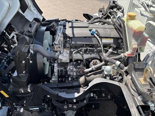 MITSUBISHI CANTER 2024