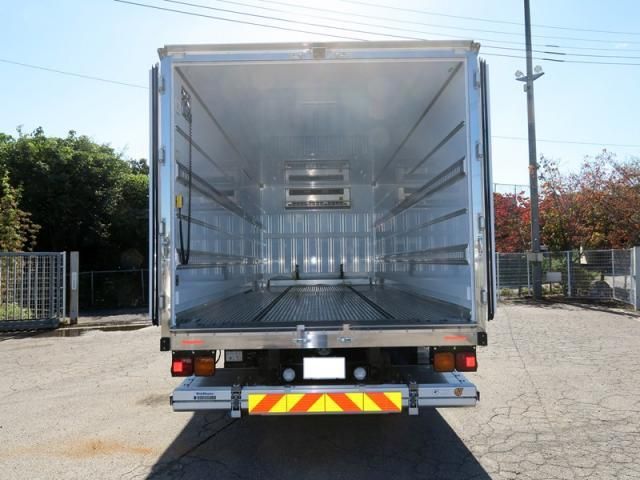 MITSUBISHI FUSOU FIGHTER 2025