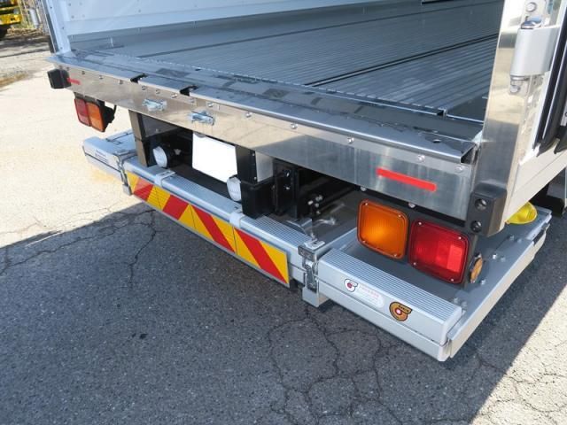 MITSUBISHI FUSOU FIGHTER 2025