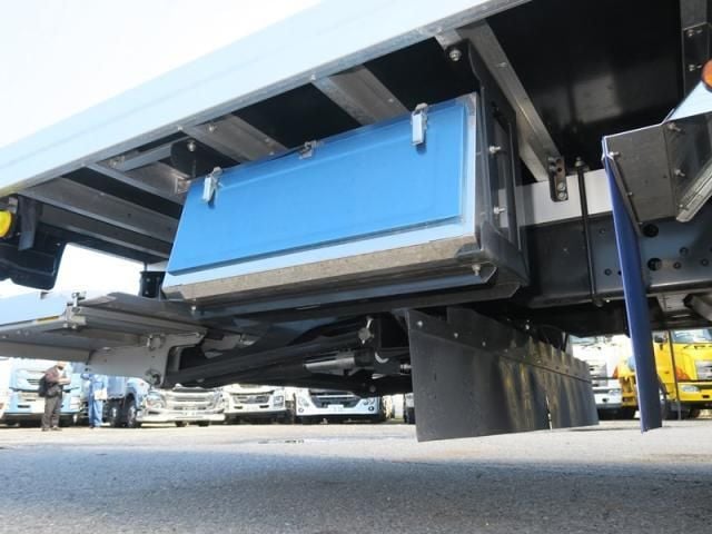 MITSUBISHI FUSOU FIGHTER 2025