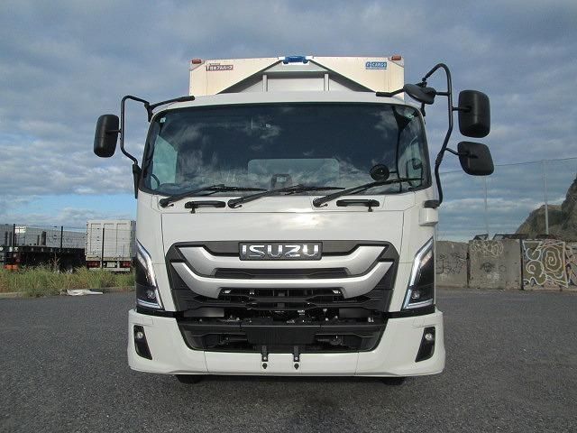 ISUZU FORWARD 2024
