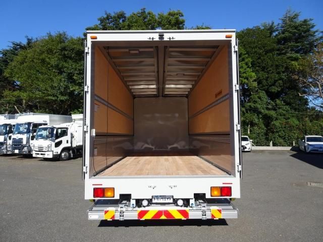 MITSUBISHI FUSOU FIGHTER 2024