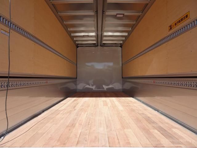 MITSUBISHI FUSOU FIGHTER 2024