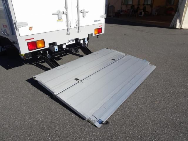 MITSUBISHI FUSOU FIGHTER 2024