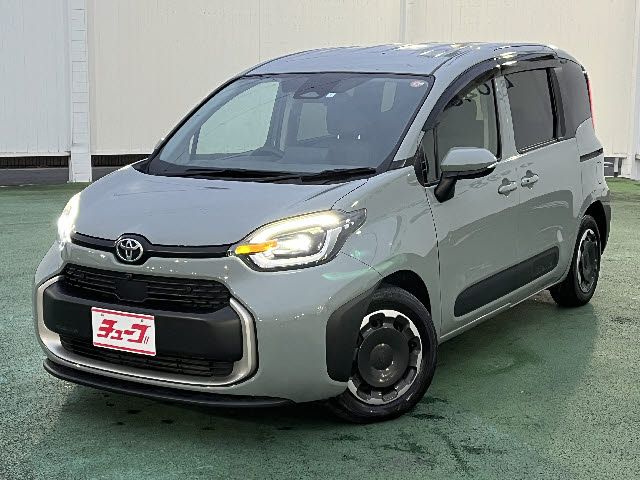TOYOTA SIENTA HYBRID 2023