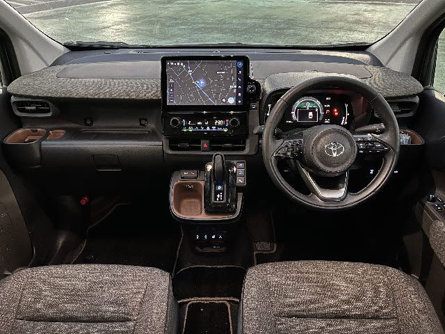 TOYOTA SIENTA HYBRID 2023