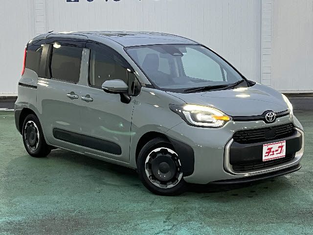 TOYOTA SIENTA HYBRID 2023
