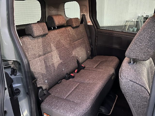 TOYOTA SIENTA HYBRID 2023