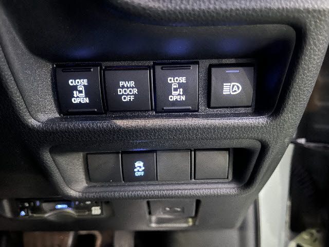 TOYOTA SIENTA HYBRID 2023