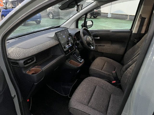 TOYOTA SIENTA HYBRID 2023