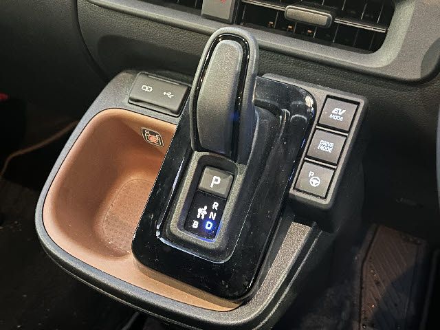 TOYOTA SIENTA HYBRID 2023