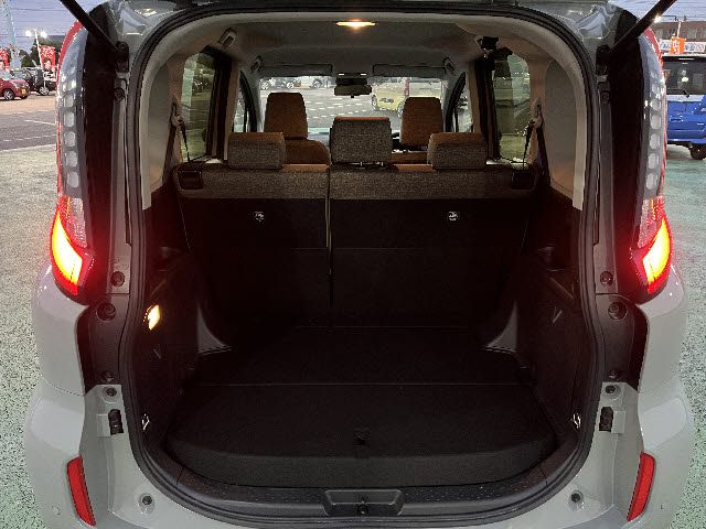 TOYOTA SIENTA HYBRID 2023