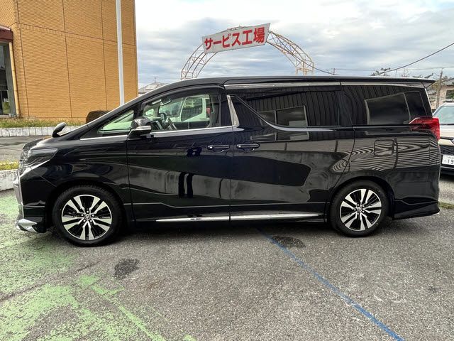 TOYOTA ALPHARD 2022
