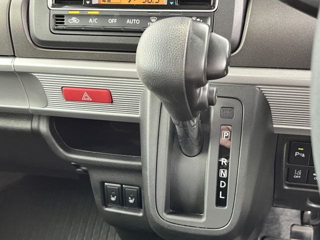 SUZUKI Spacia GEAR 2022