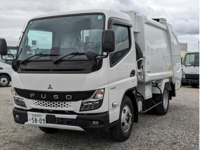 MITSUBISHI CANTER 2025