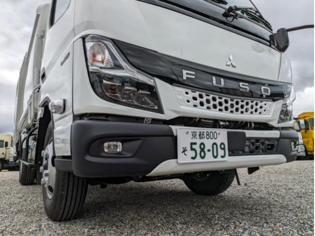 MITSUBISHI CANTER 2025