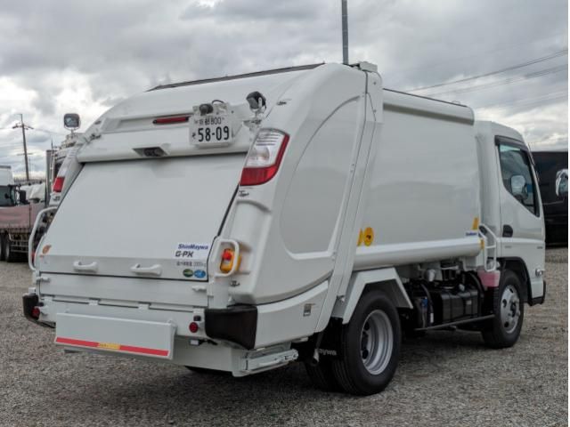 MITSUBISHI CANTER 2025